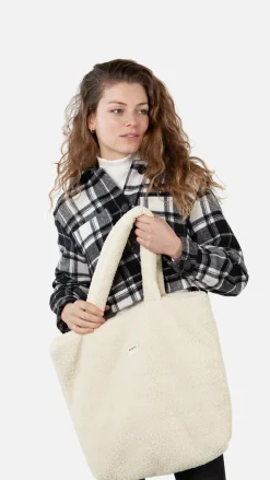 Bugbane Shopper