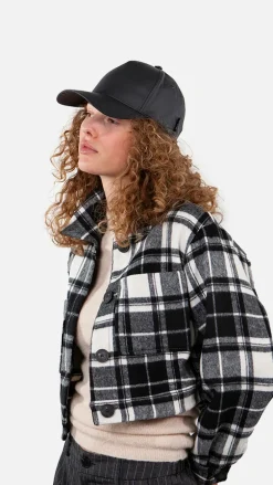 Courtnie Cap