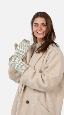 Nakarah Mitts